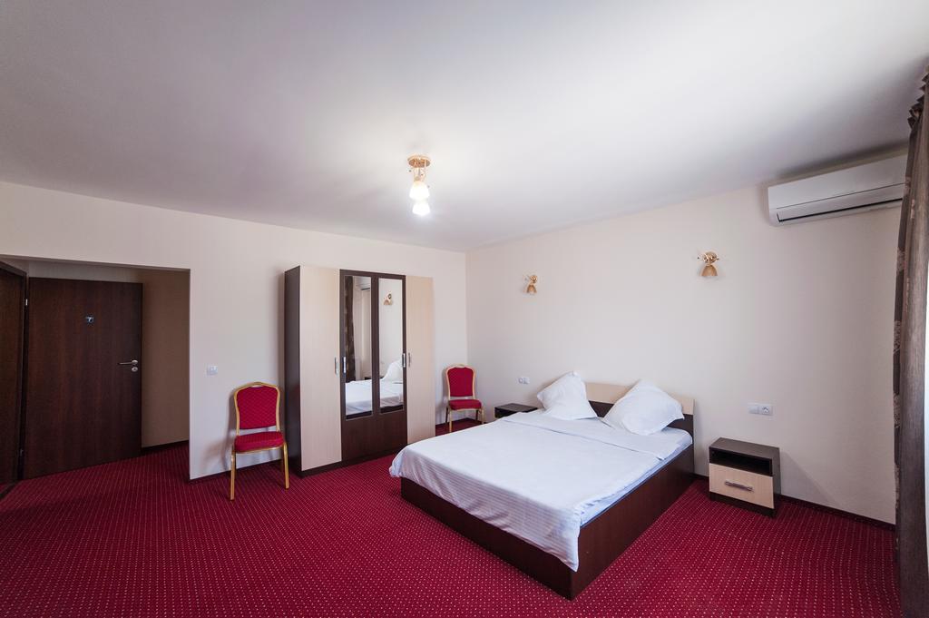 Bed and Breakfast Vatra Romana Racarii de Jos Экстерьер фото
